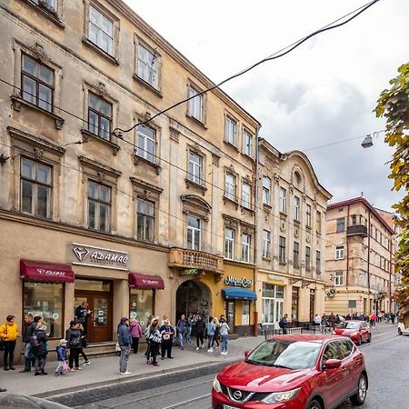 Apartment With 2 Bedroom Near Opera House Gorodotska 27 Str With Parking Leópolis Exterior foto
