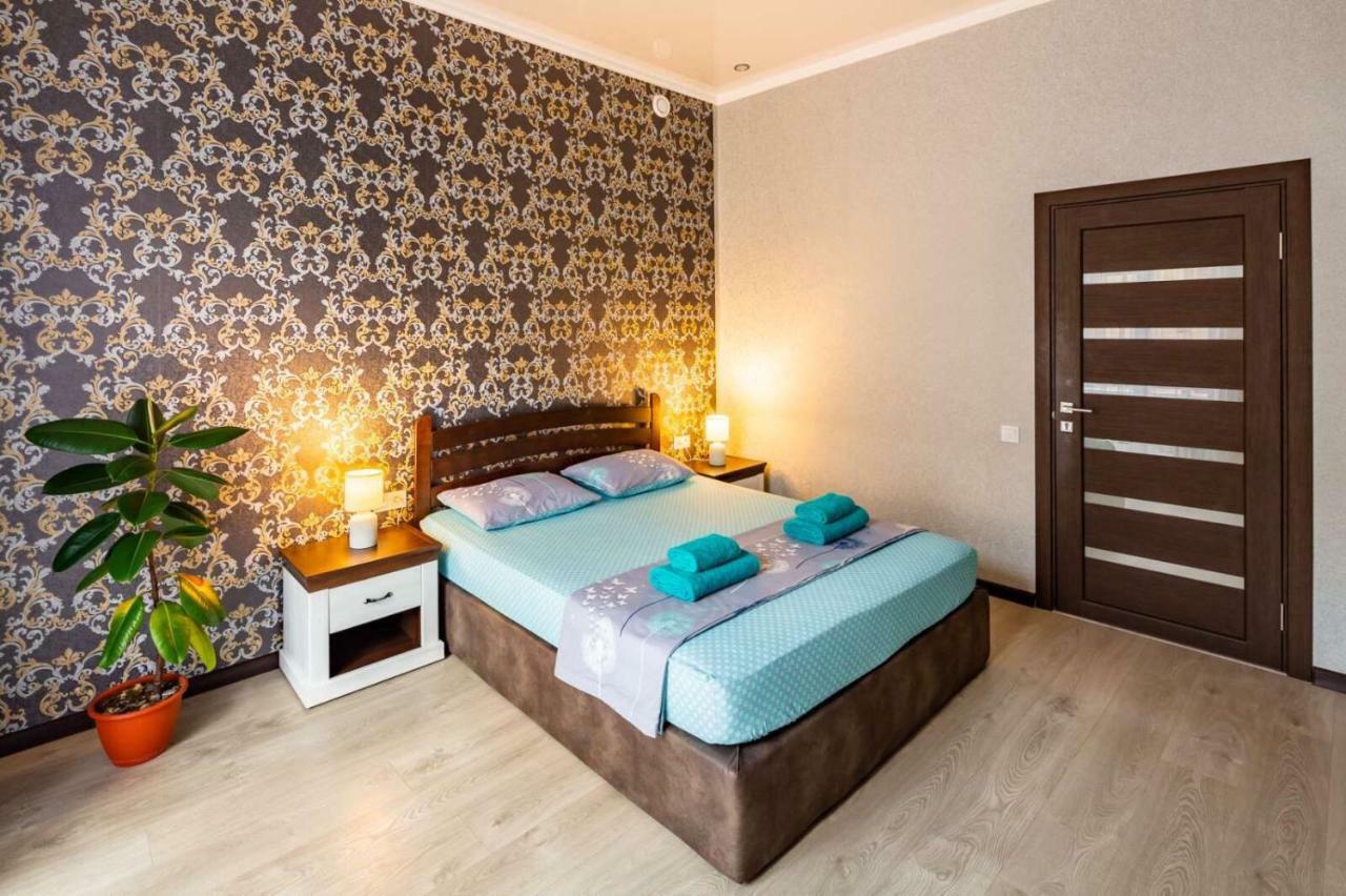 Apartment With 2 Bedroom Near Opera House Gorodotska 27 Str With Parking Leópolis Exterior foto